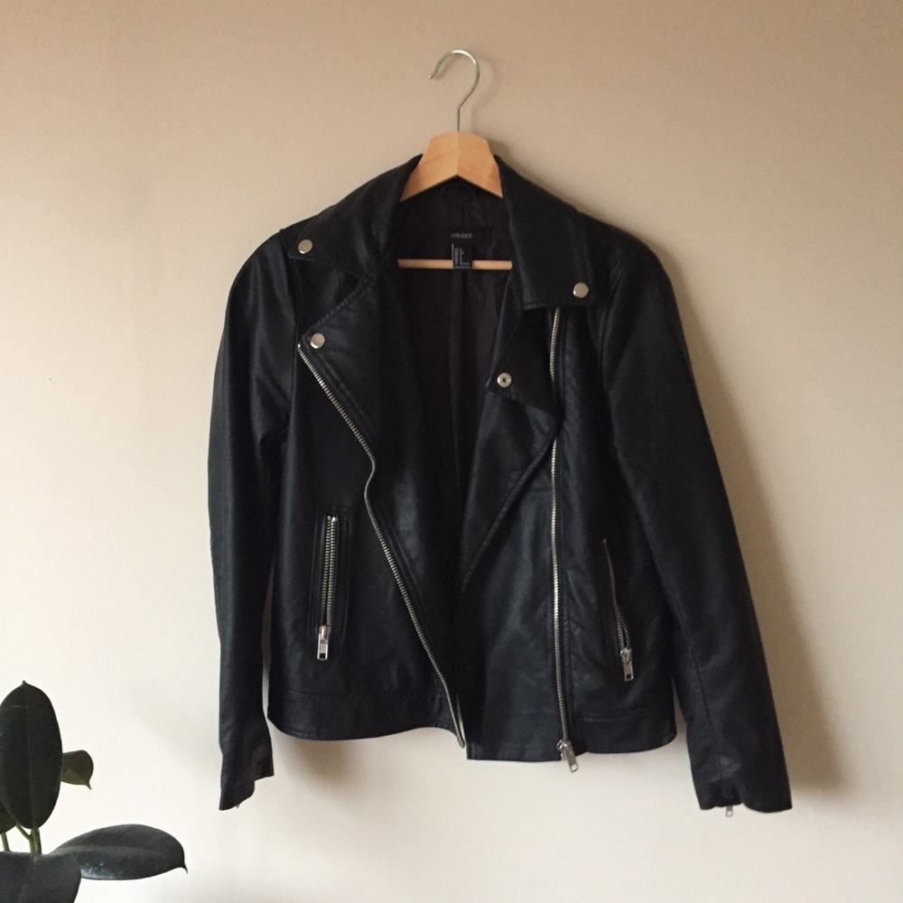 Forever 21 Classic Leather Biker Jacket // Size S